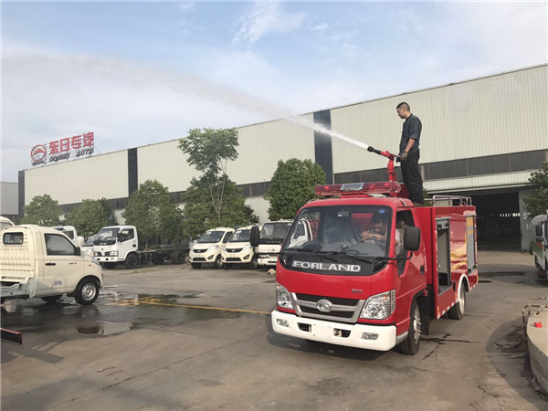 東風(fēng)多利卡（4噸單排）消防車