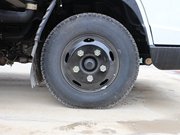 江鈴順達(dá)寬體4.2米冷藏車7.00輪胎