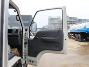 江鈴順達(dá)寬體4.2米冷藏車門窗