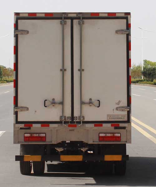 EQ5045XLCTZPHEV型插電式混合動力冷藏車5.jpg